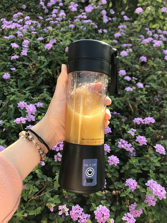 USB Portable Smoothie Blender - with Powerful 6 Stainless Steel Blades